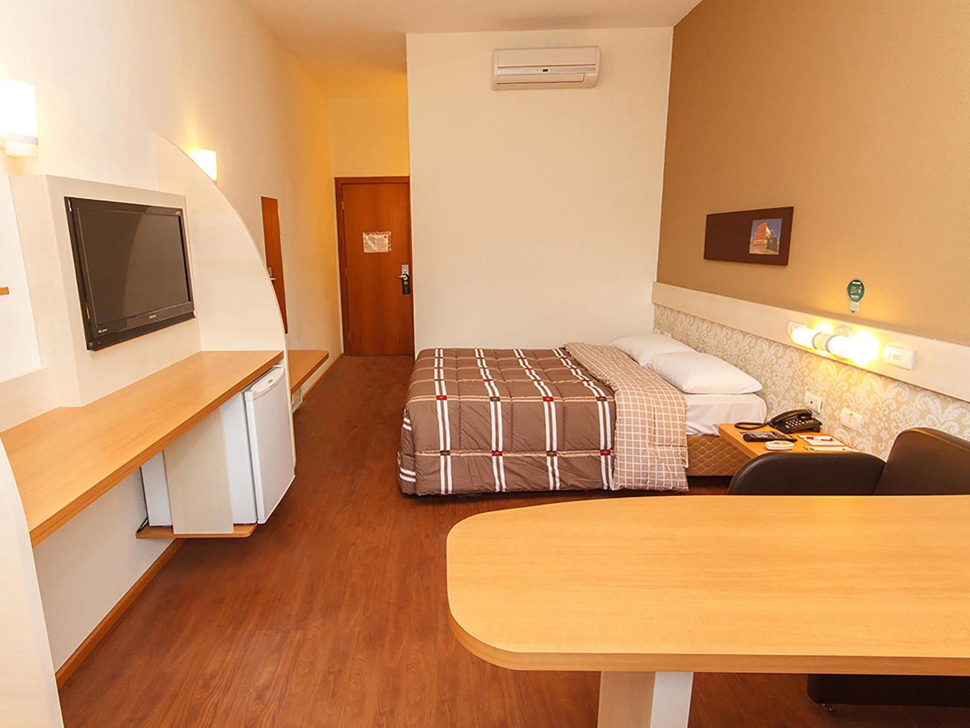 Hotel 10 Itajai/Navegantes Ngoại thất bức ảnh