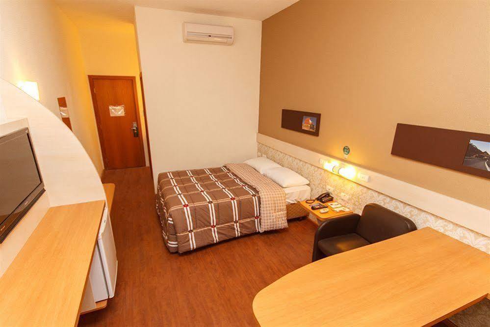Hotel 10 Itajai/Navegantes Ngoại thất bức ảnh